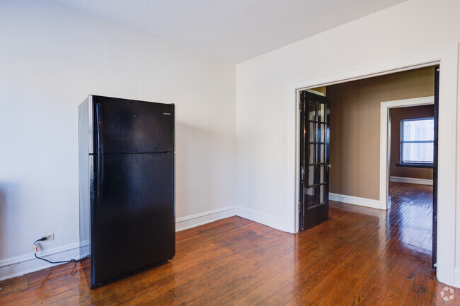 1BR, 1BA - 615-925SF - Dinning Room - 7945-7955 S. Drexel Ave.