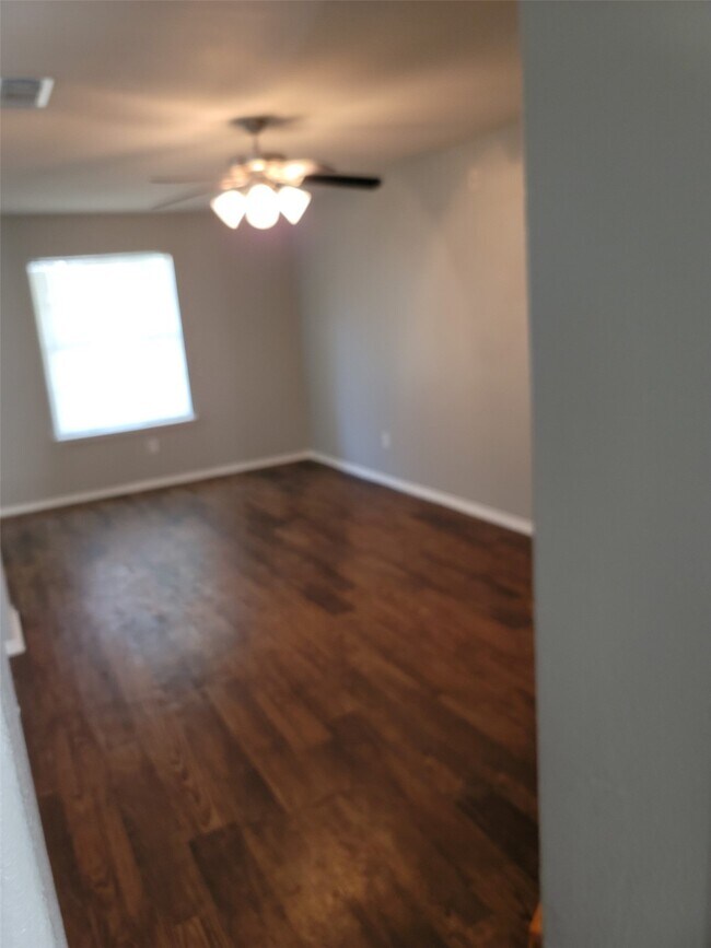 Building Photo - 6014 Drenner Park Ln
