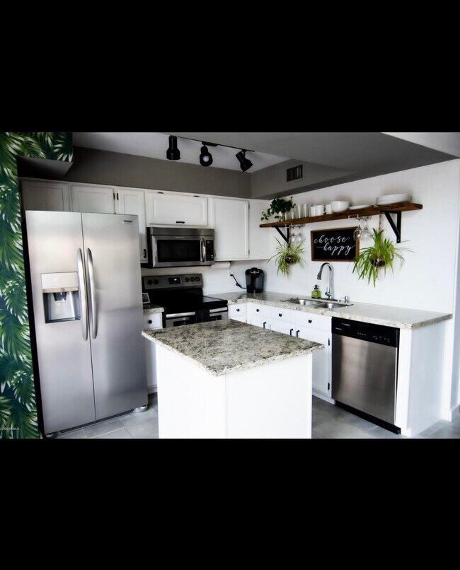 Foto del edificio - 602 N May