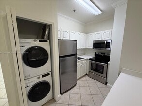 Building Photo - 2734 Bird Ave