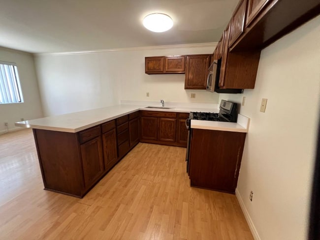 Foto del edificio - 625 E Cypress Ave