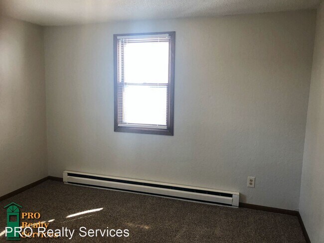 Building Photo - 2 br, 1 bath House - 225 6th Ave SE