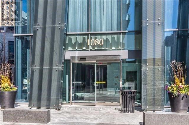 Building Photo - 1080-1080 Bay St.