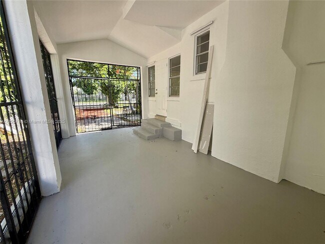 Foto del edificio - 1146 NW 46th St