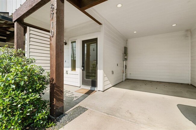 Foto del edificio - 5710 Elysian St