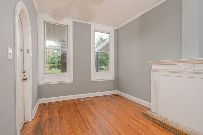 Foto del edificio - 2429 Linden Ave.