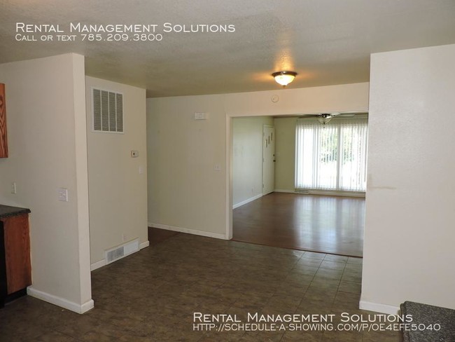 Building Photo - 3 bedroom in Topeka KS 66618