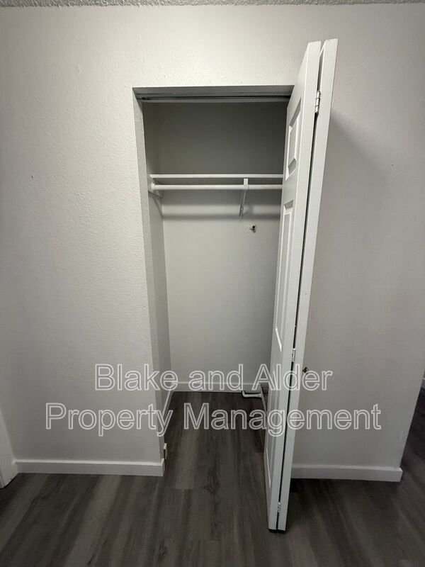 Foto del edificio - 3865 NE 152nd Ave