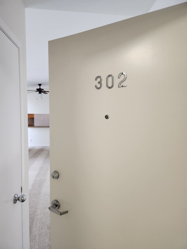 Unit 302 - 931 Euclid St