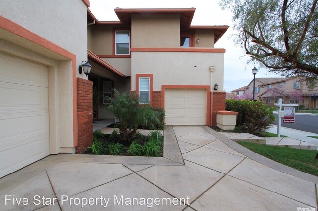 Foto del edificio - 5 br, 4 bath House - 102 N. Hancock Park Dr