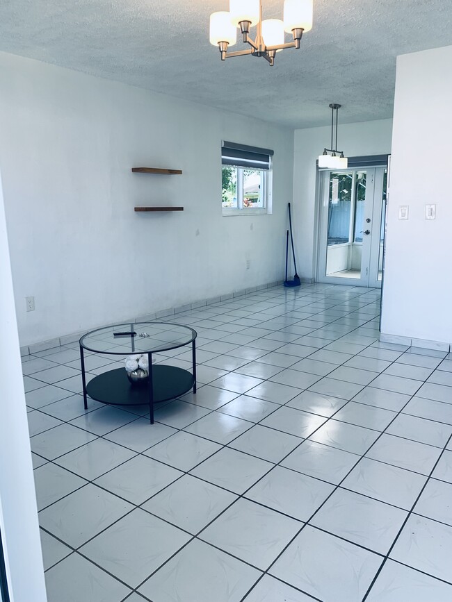 Foto del edificio - 19710 SW 114th Ave
