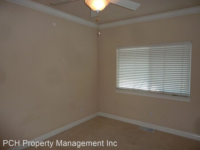 Building Photo - 4 br, 3 bath House - 4095 Plateau Circle