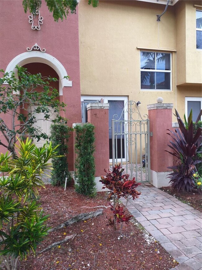 Building Photo - 762 SW 107th Ave