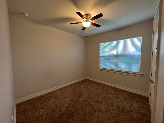 Building Photo - 3 br, 2 bath House - 3141 Amadora Cir