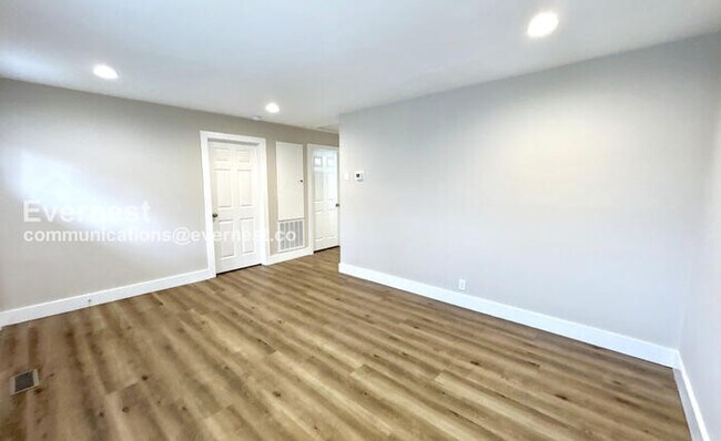 Foto del edificio - 1732 17th Ave N