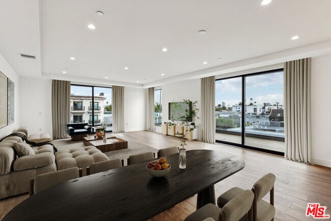 Foto del edificio - 725 Croft Ave