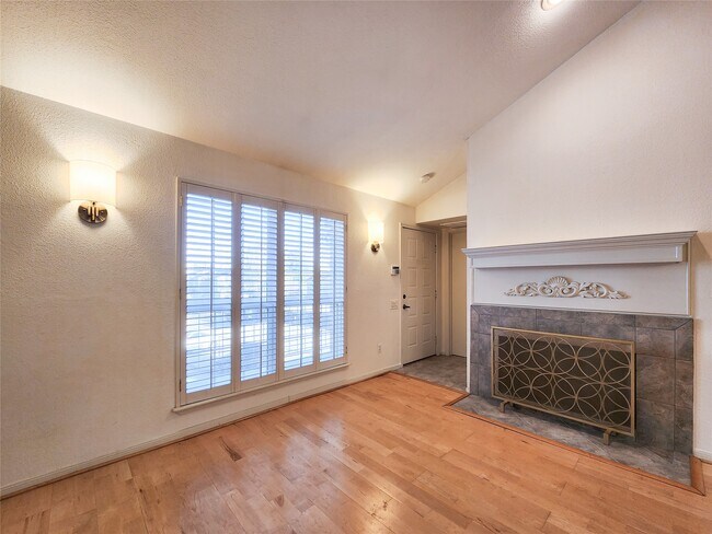 Foto del edificio - 1860 White Oak Dr