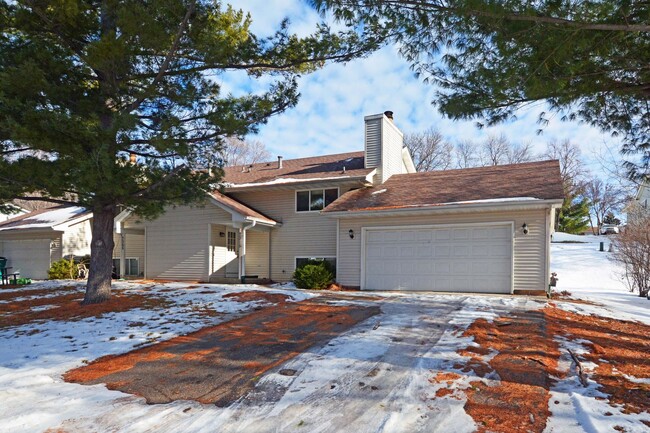 Building Photo - Beautifully Updated 3-Bed 2-Bath Home in Eden Prairie!