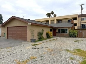 Building Photo - 4224 La Rica Ave