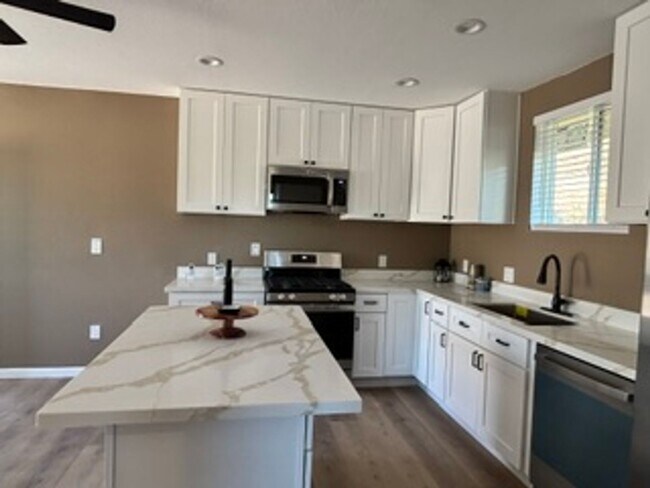 Foto del edificio - Charming Bear Valley Springs Home With A View!