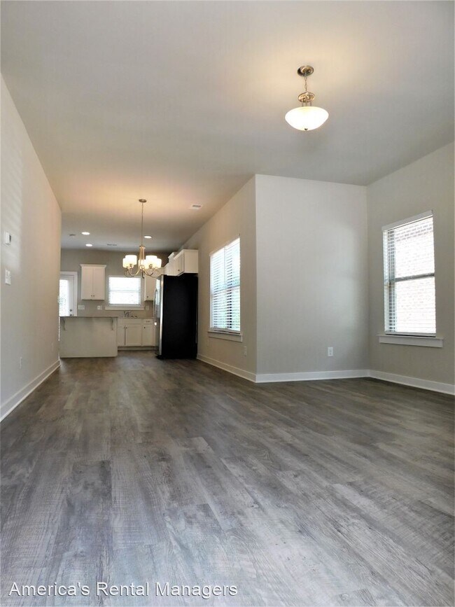 Building Photo - 4 br, 3 bath House - 7970 St. James Drive