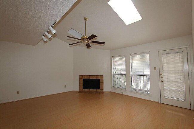 Foto del edificio - 2277 S Kirkwood Rd