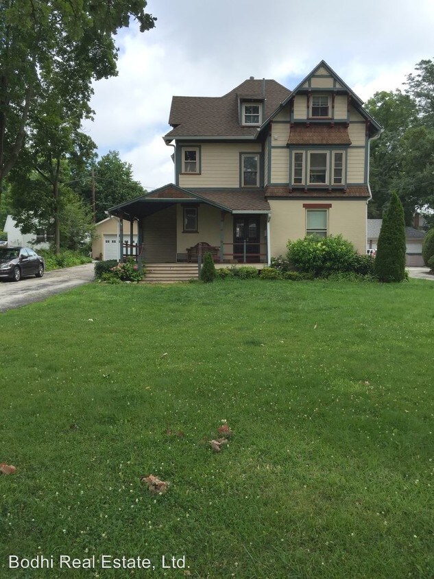 Primary Photo - 457 W Lancaster Ave