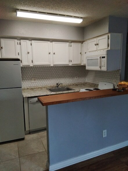 Photo - 9809 Walnut St Apartment