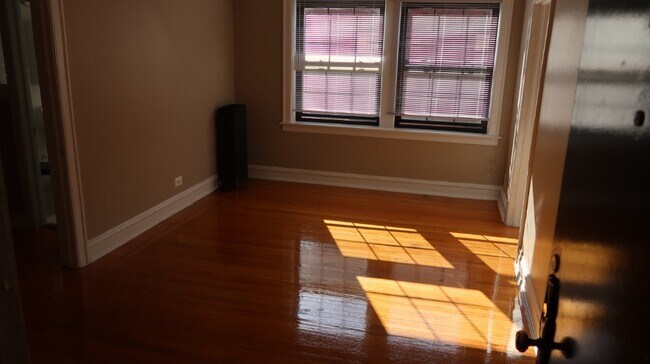 Foto del edificio - 1712 W Albion Ave