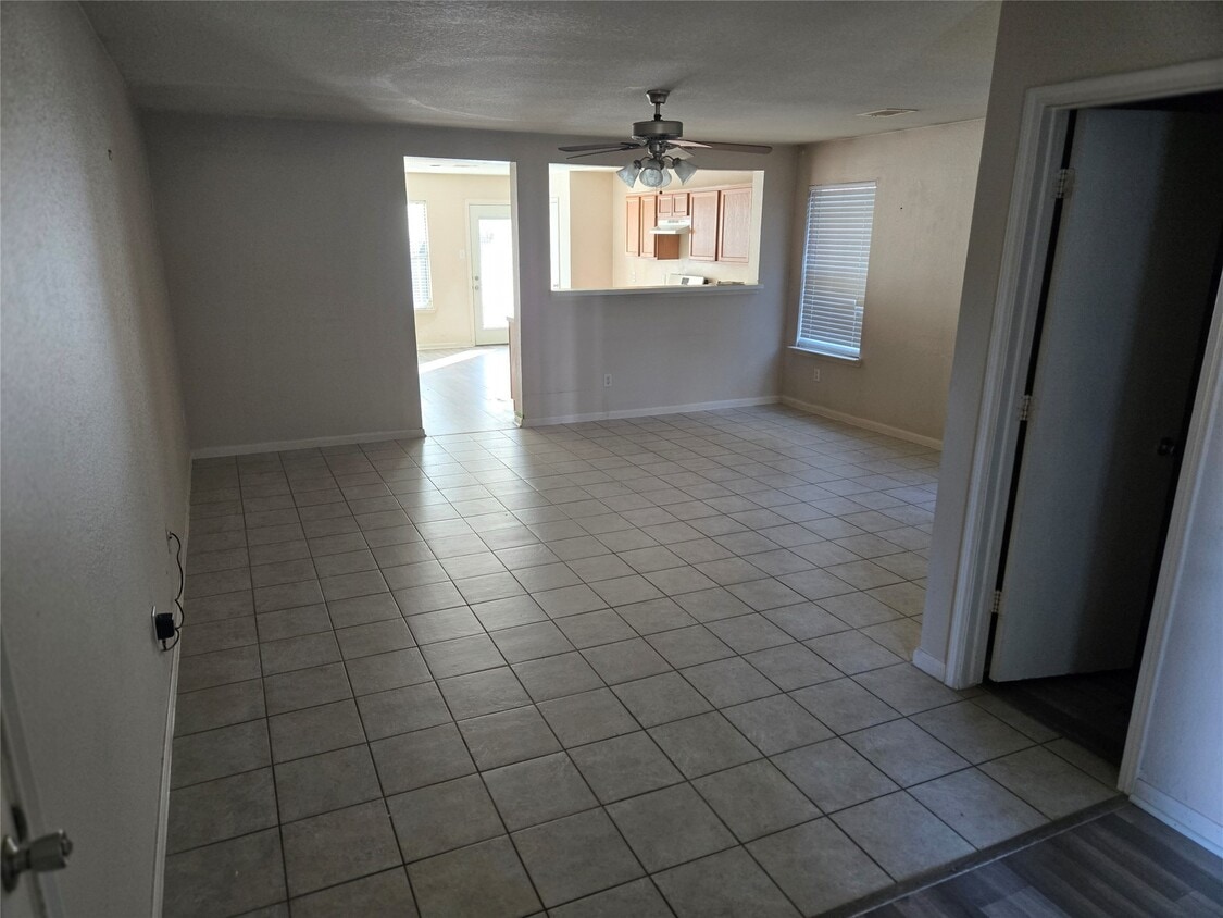 Foto principal - 21634 Mossey Pines Ct