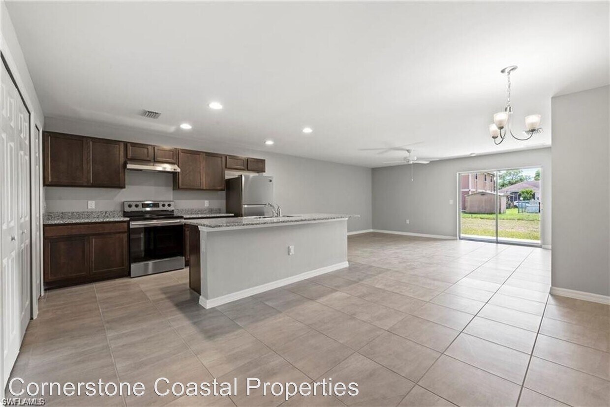 Primary Photo - 3 br, 2 bath House - 1406 SW TRAFALGAR PKY