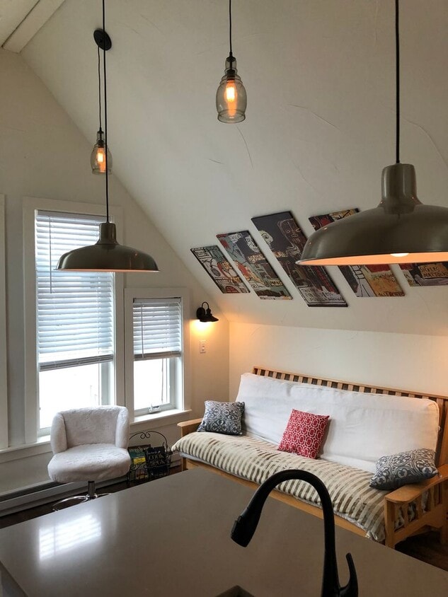 Foto del edificio - Brand new one bedroom second floor cottage.