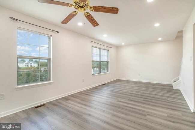 Foto del edificio - 6212 Spring Knoll Dr