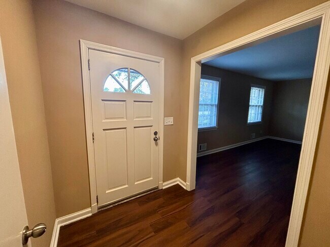 Foto del edificio - 1113 Glen Ct