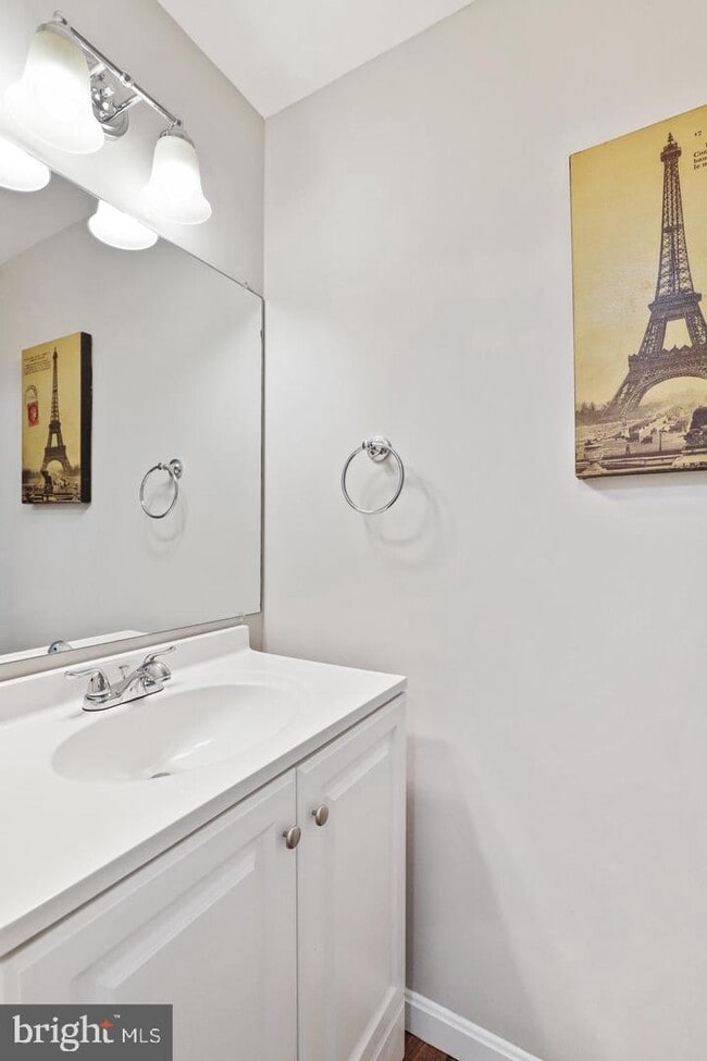 Building Photo - 31 Baileys Ct