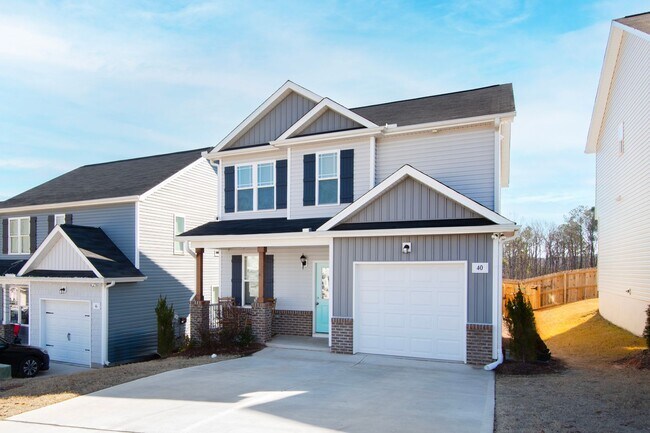 Foto del edificio - Like New 3 Bedroom Home Walk to DT Clayton!