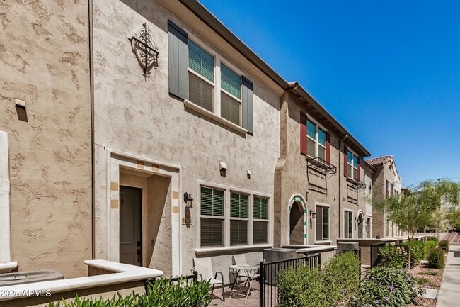 Building Photo - 2631 S Sulley Dr