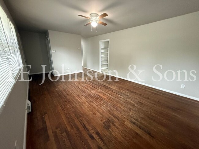 Building Photo - Charming 2 Bedroom Home with Hardwood Floors & Central A/C in Winston-Salem