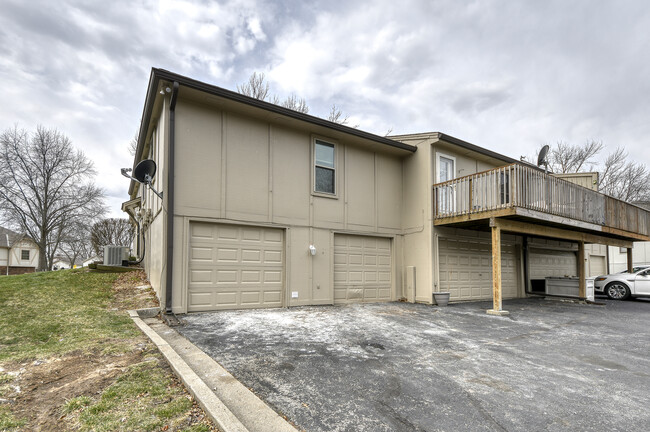 Building Photo - 6468 NW 70th St