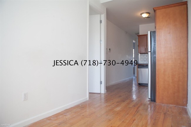 Foto del edificio - 700 Saint Marks Ave