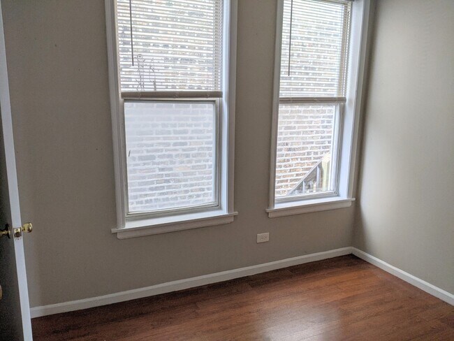 Foto del edificio - 3614 N Ashland Ave