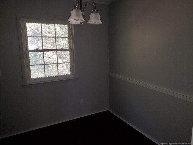 Foto del edificio - 819 Ridge Rd