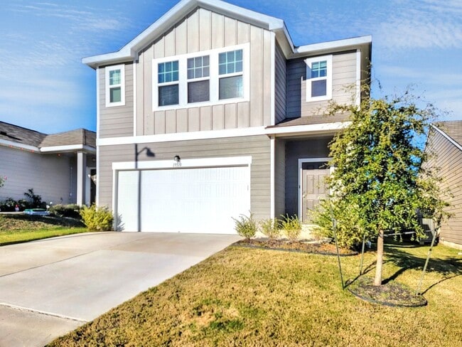 Building Photo - Beautiful 5 BR / 3 BA Home for Rent in Pfl...