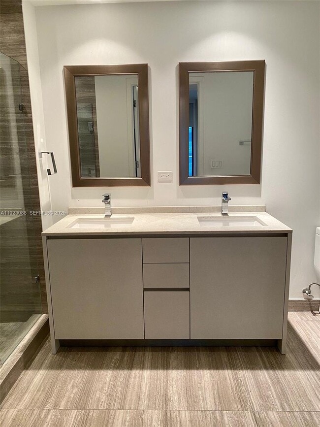 Building Photo - 1010 Brickell Ave