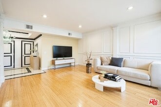 Building Photo - 1124 Kings Rd