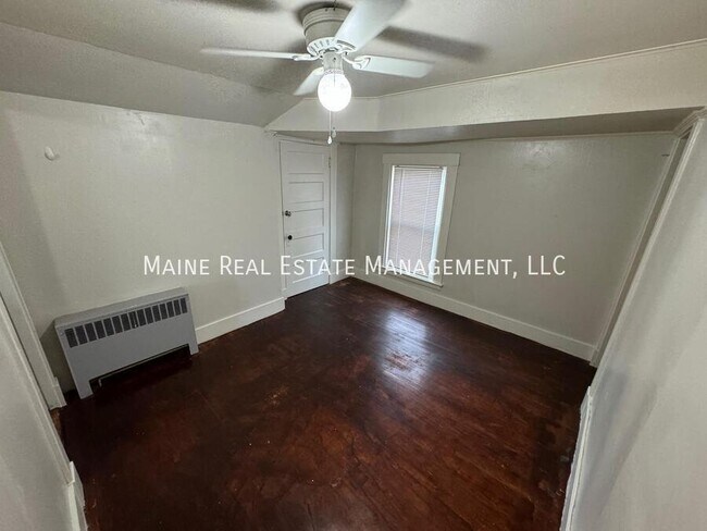 Building Photo - 145 Essex St