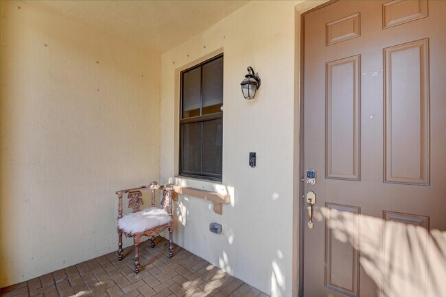 Foto del edificio - 4041 Devenshire Ct