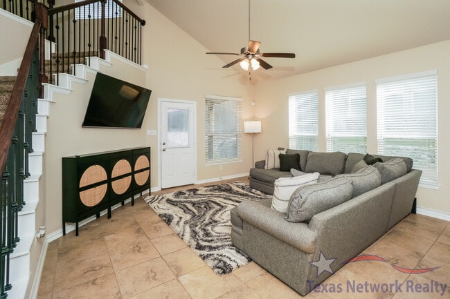 Building Photo - 7611 Presidio Haven