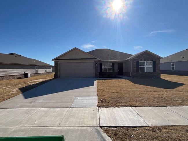 Foto del edificio - *Leap Year Special* BRAND NEW Four Bedroom...