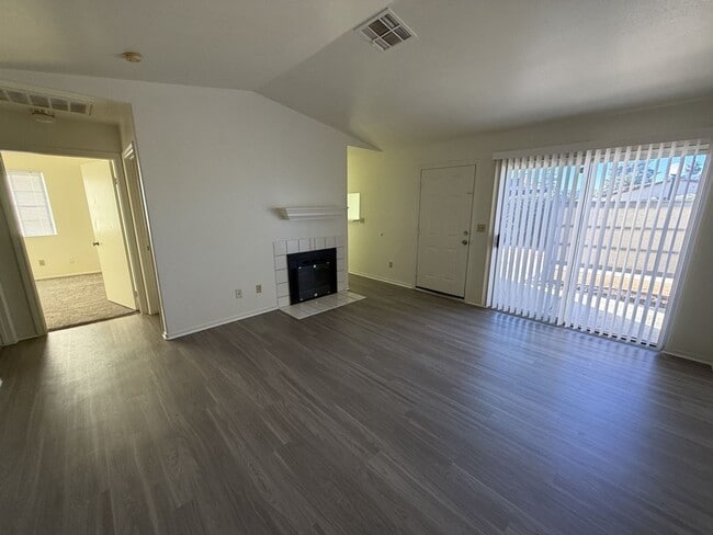 Foto del edificio - Upgraded Condo!